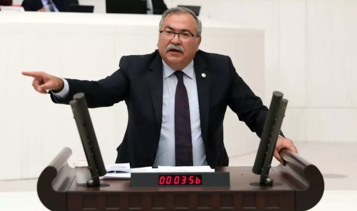 AK Parti'ye Geçen Belediye Başkanı: “Söke’nin 24 Yıllık Hasretini Sona Erdirdim”