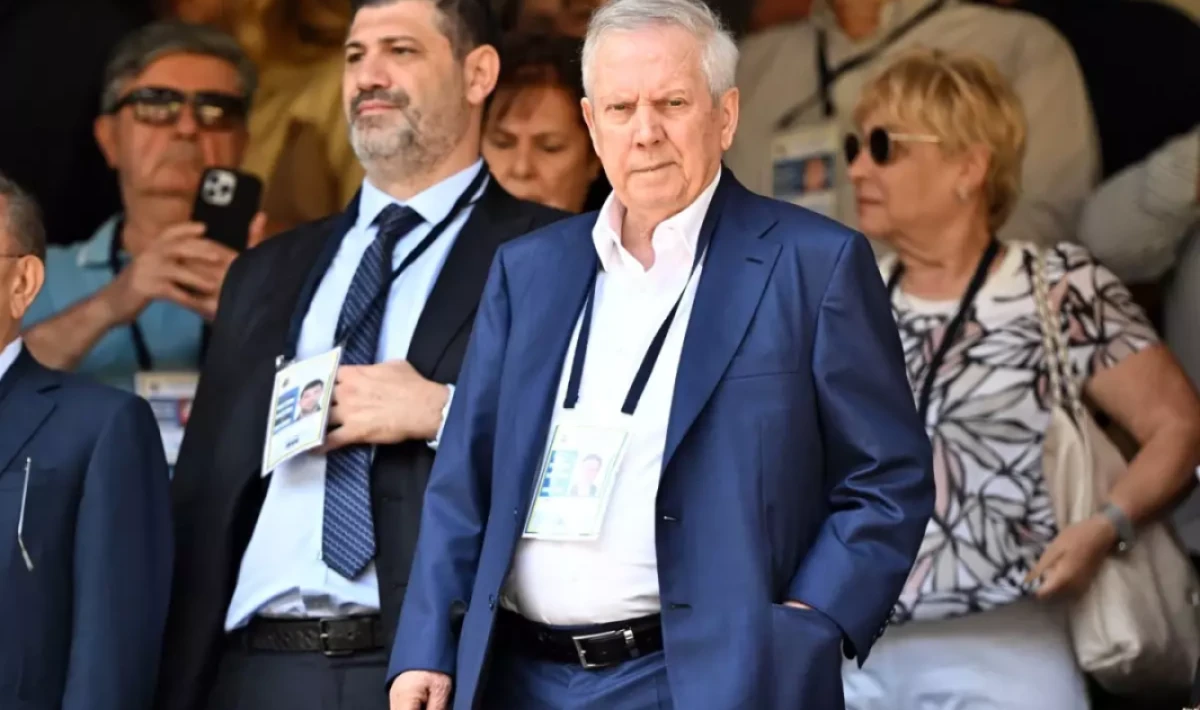Aziz Yıldırım Adaylıktan Çekildi: Fenerbahçe Seçiminde Dengeler Değişiyor