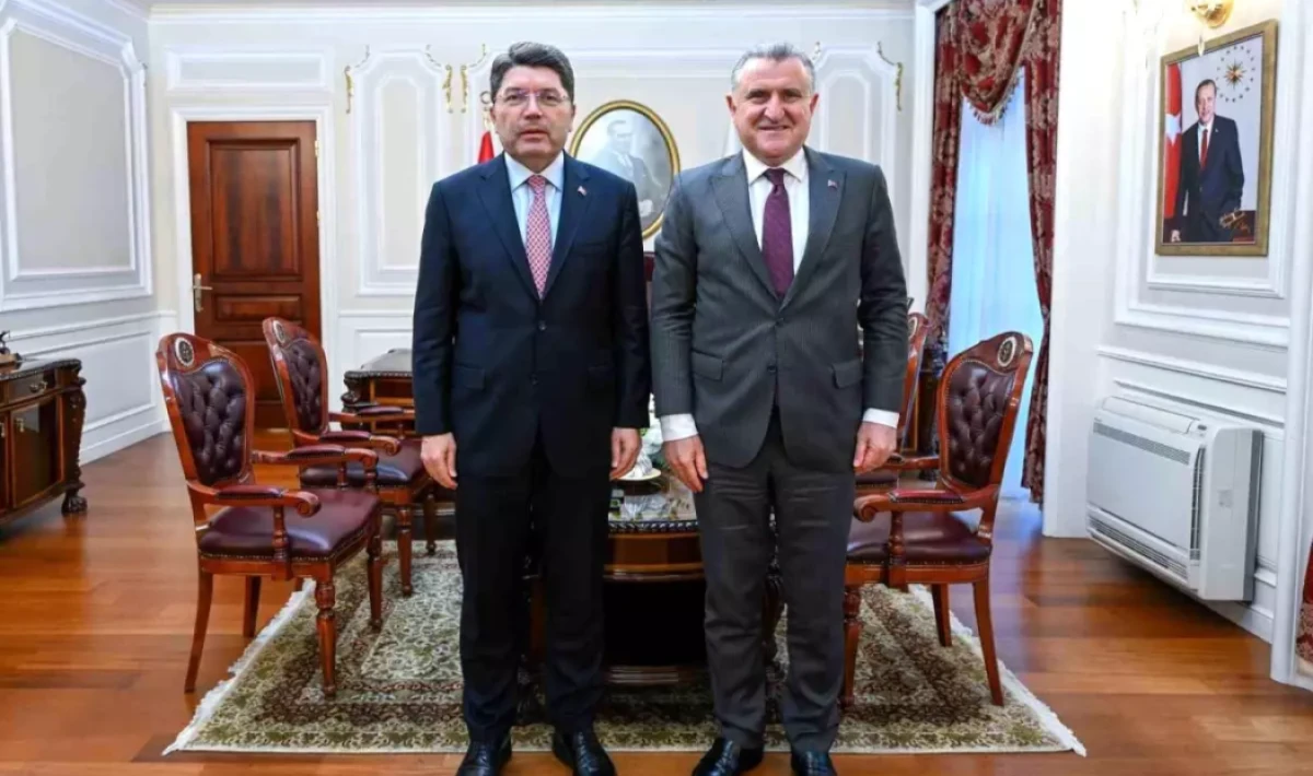 Gençlik ve Spor Bakanı Osman Aşkın Bak’tan Adalet Bakanı Yılmaz Tunç’a Ziyaret