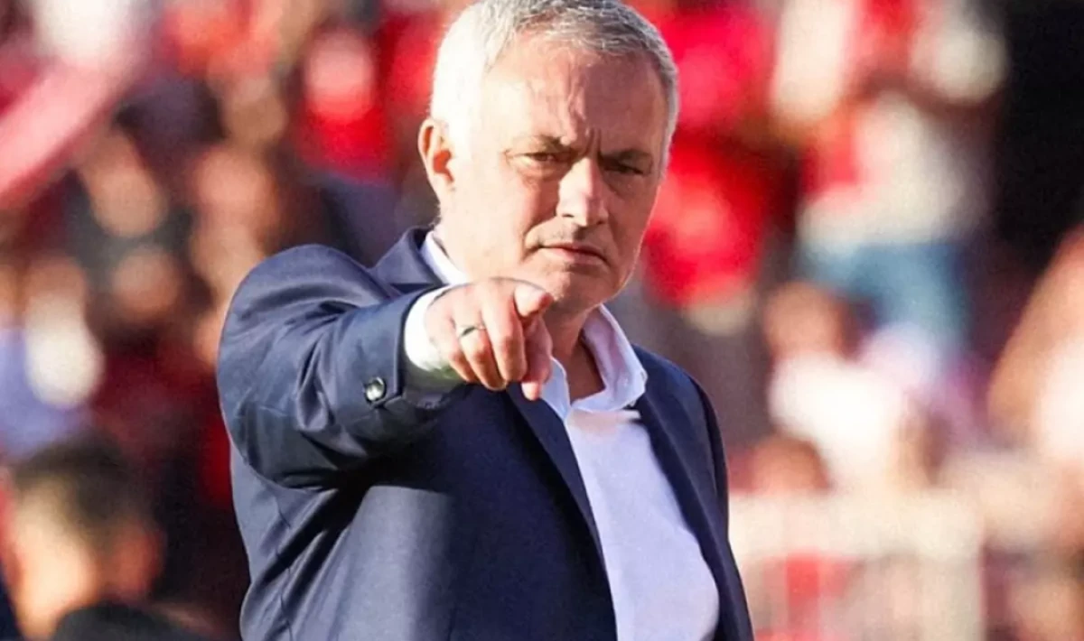 Mourinho’ya Ali Koç’tan Ağır Çıkış: “Aptallar Değişmez”