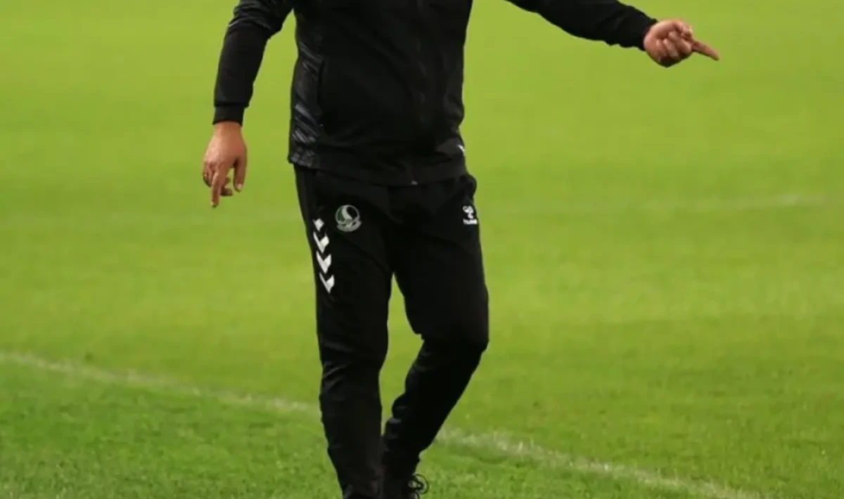Sakaryaspor’da Teknik Direktör Krizi: Serhat Sütlü ile Yollar Ayrıldı
