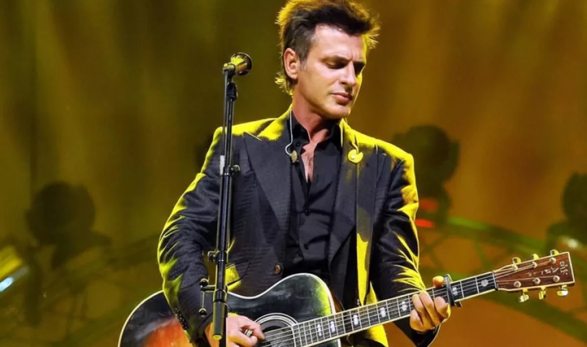 Teoman’ın Şöhret Öncesi CV’si Gündem Oldu